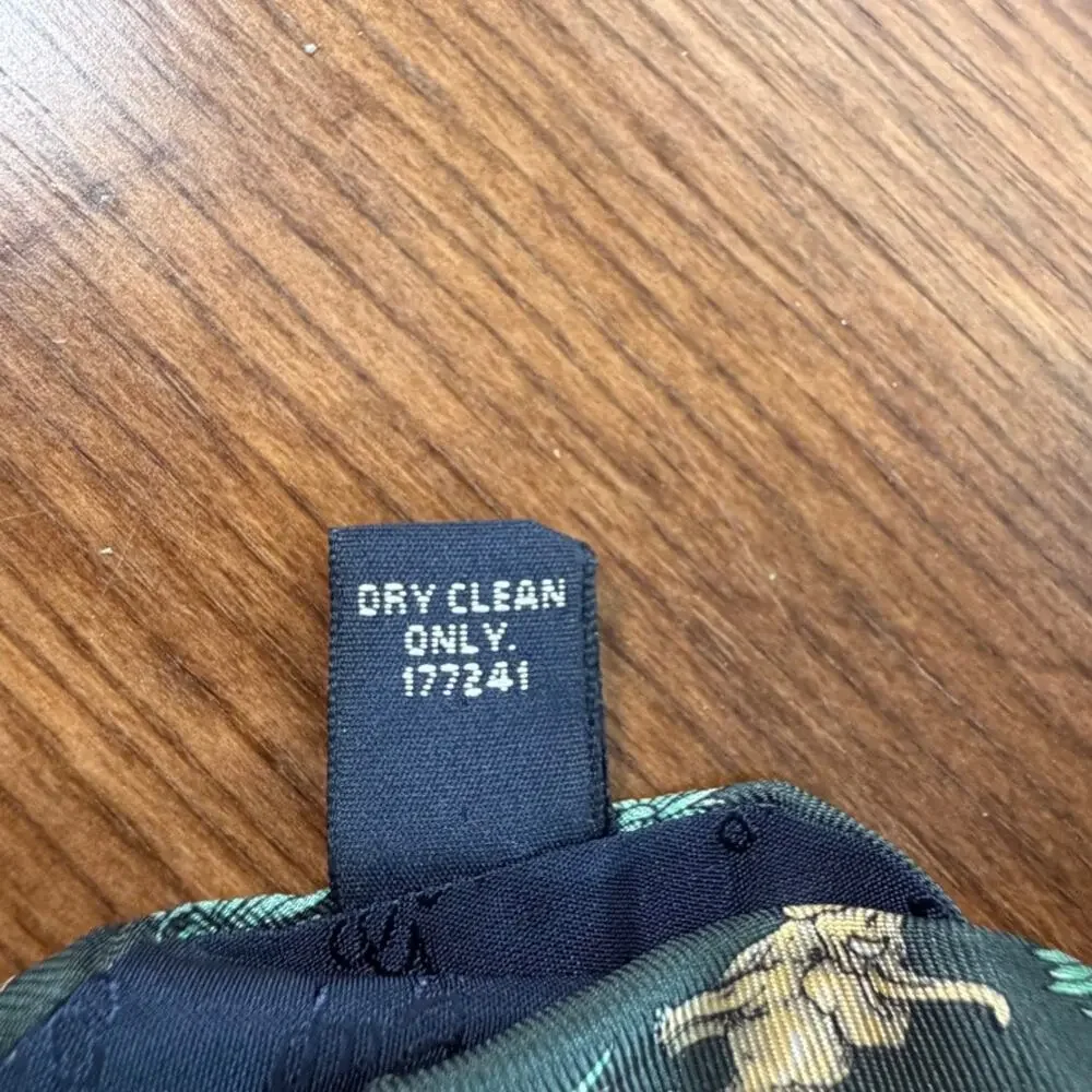 Vintage Gap Premium Olive Green Silk Elephant Safari Novelty Necktie